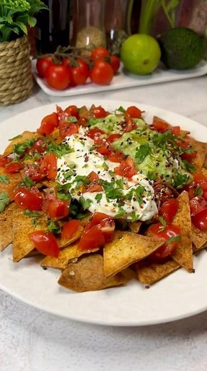 SUPER CRISPY HOMEMADE NACHOS #nachos #snack #easyrecipes #healthyrecipes #nachosdip #dips