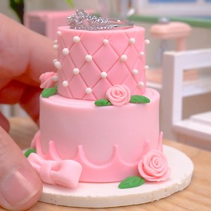 Pink Miniature fondant cake | Teeny Cakes