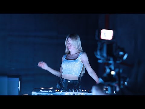 KRISMI - Live Dj Mix | Melodic Techno & Progressive House Music | London, United Kingdom