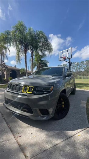 V6 Power: Trackhawk vs Hellcat Performance Showdown