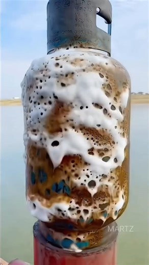 Kitchen cleaner rust remover spray foam