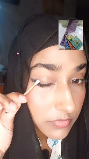 Q-Tip Eyeshadow Hack 😳🔥 | Easy Eye Makeup Tutorial | No Brush Needed | Makeup Hacks 2025