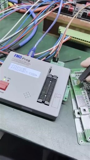 辉芒微FMD Prog烧录器，一键Auto Program自动烧录，不挑芯片、不卡流程，工业设备烧录稳到离谱。#电子维修技术