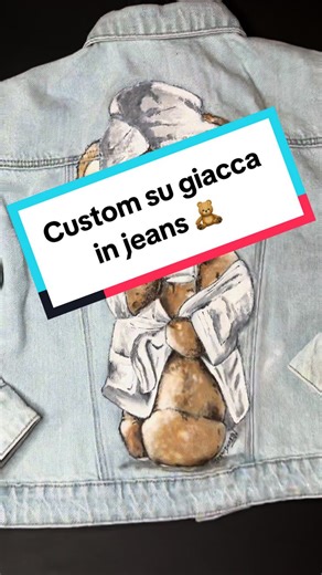 Customizzazione di una giacca in jeans con orso