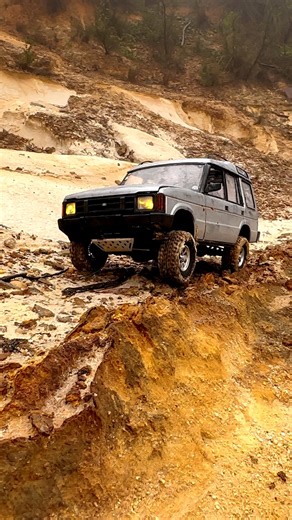 ASMR Realistic RC Crawling Land Rover Discovery 1 #hardbody #ScaleRC #teamraffee #axialscx10III #rccrawler | RC Jono