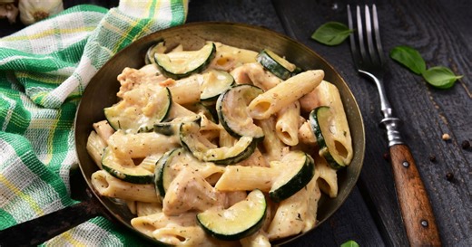 Pasta sa tikvicama i piletinom je pravi kremasti specijalitet: Ne može da se opiše, već samo da se proba