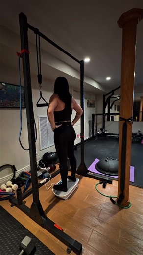 The best part of my morning! Helps my muscles recover faster and helps lymphatic drainage! #vibrationplate #lymphaticdrainage #musclerecovery #morningroutine