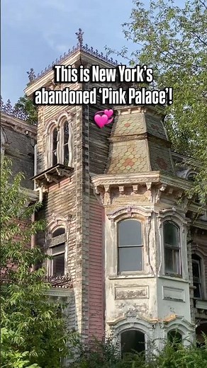 New York’s abandoned ‘Pink Palace’ 💞