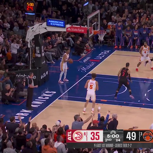 Brunson and KAT two-man game executed to PERFECTION. 📺 NBC and Peacock