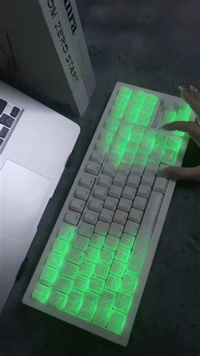 White spider keyboard:Trend shine!!!🤍🕸️☠️⌨️ #keyboard #fyp #zornher #zh870 #foryou #pc #pcgame