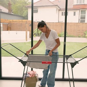 4.3K views · 15 reactions | Give your clothes the royal treatment with the Vileda King indoor airer.​ ✅Enough space for 2 washloads​ ✅Extra thick lines to reduce marks for easier ironing​ ✅Stylish black design and wheels to move it around easily | Vileda UK | Facebook