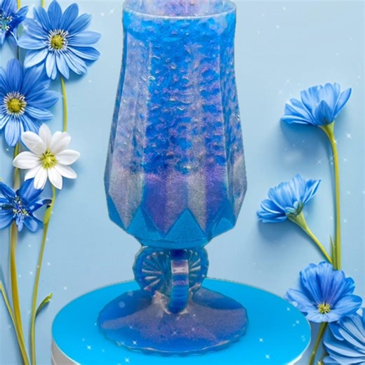 Stone and mica powder vase with stand in epoxy resin #eyecandypigments #crafts #resinart