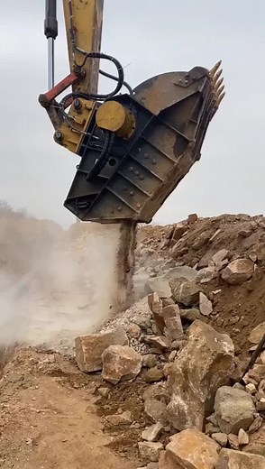 Excavator Crushing Bucket for Efficient Rock Crushing