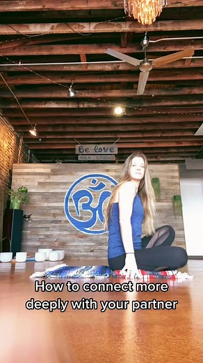 15-Minute Couples Yoga: A Sweet Connection With Your Partner