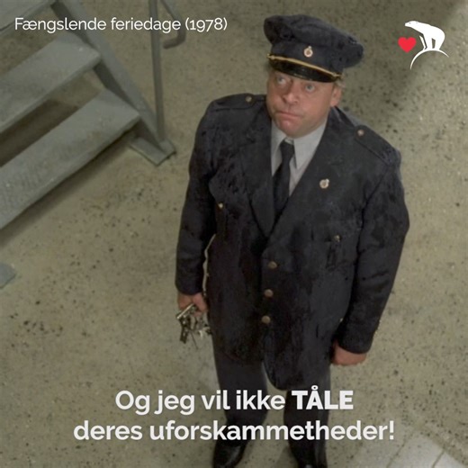 Nu kan du feriere med Dirch og Ryg bag tremmer i Fængslende feriedage på Nordisk Film 💙 Det blev den sidste film for begge herrer, og stemningen? Den sluttede da på "toppen" 😂👍 | Nordisk Film