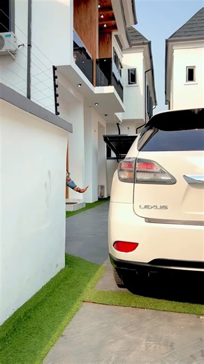 Ibeh Georgina Chinenye on Instagram: "I am active 😘 . 2026 we Hustling shamelessly….. if e reach your turn no pitch yourself ❤️ . Love y’all ❤️"