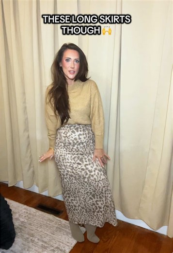 These women’s high waist long fit and flare skirts in the winter and not only chic but also super stretchy and comfy to wear! #fashiondeals #grandopeningbfcm #bfcm #tiktokshopblackfriday #tiktokshopcreatorpicks