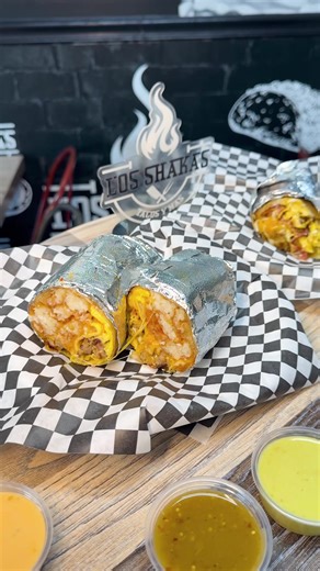 🚨 Breakfast 🌯 are now available at Los Shakas Tacos y Mas in Anaheim 🌯 come grab one between 8:30am and 11:30am and choose between bacon, sausage, carnitas, beef or chicken. Filled with eggs, cheese and tater tots these packed breakfast Mexican staples are now part of our daily menu. We are minutes from Disneyland and closer to you than you think. Check us out and order online for a quick pickup. 📍 1018 E Sycamore St Anaheim ☎️ (714) 603-7033 ⏰ Mon-Thu 8am-10pm ⏰ Fri-Sun 8am-11pm #dailyspeci