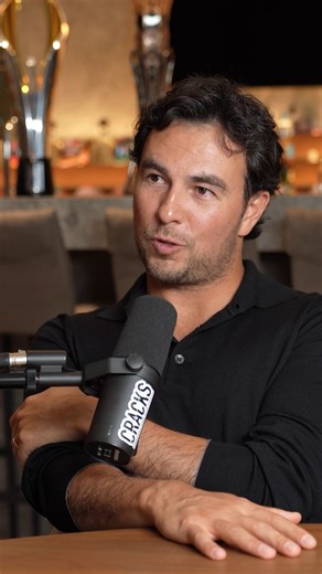 CHECO PÉREZ EN CRACKS PODCAST En este episodio, Checo habla sobre su carrera dentro y fuera de la Fórmula 1: ▶️ Qué pasó realmente en Red Bull ▶️ Cómo maneja la presión, las críticas y la salud mental ▶️ Lo que significa ser papá y piloto al mismo tiempo ▶️ Su año sabático en 2025 y qué viene después ▶️ Sus decisiones, aprendizajes y desafíos más personales Una conversación clara, directa y llena de perspectiva. Link del en los comentarios 👇 | Oso Trava