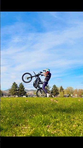 Learning How to #Wheelie #Surron Light Bee X. #emoto
