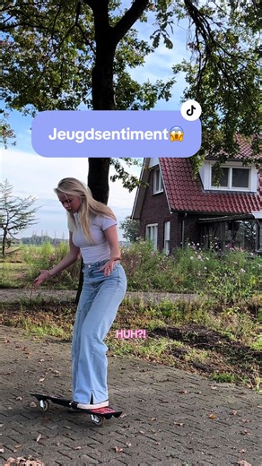 Morgen kan ik het écht! IEMAND TIPS?!😂 #voorjou #foryou #foryoupage #waveboard #play #oldschool #jeugdsentiment #spelen