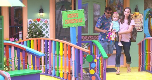 Bubble Room reopens to packed house on Captiva