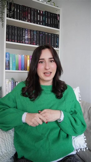 Discovering New Reads on Vinted: Noémie's Book Haul