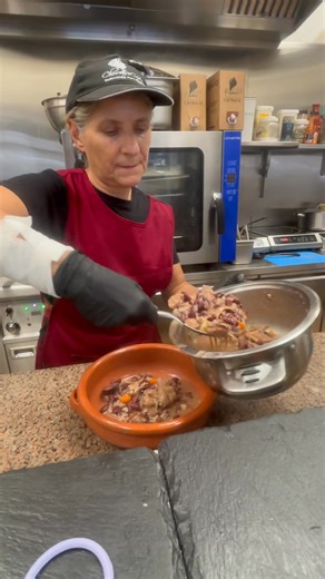 Aqui está ela a feijoada a transmontana #nicecotedazurtourisme | ChurrascoCruz