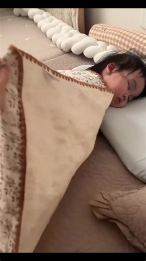 Children sleeping in different ways 😂😂😂#funnykids#KidsComedy#CuteAndFunny#KidsBeingKids#laughoutloud