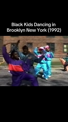 90s was the time of the Hip Hop explosion, what a time to be alive! #hiphop #brooklyn #newyorkcity #nyc #dance #music #girlgroup #nostaliga #childhoodmemories #outside #90smusic #90sstyle #90skids #90s #throwback #africanamerican #africanamericanculture #africanamericanhistory #soulaan #fyp