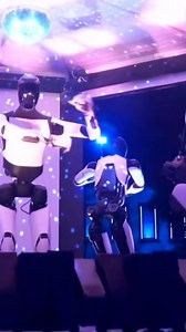 Tesla’s humanoid robot has changed a lot since it was first introduced as a person wearing a bodysuit in 2021, but one thing’s for sure, it still loves dancing. #RobotAI #robot #robotics #tech #funny #robotai #bostondynamics #bostondynamicsrobot | Robot AI