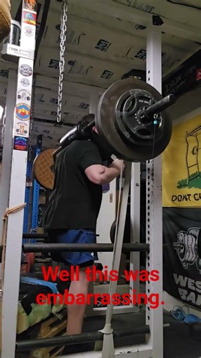 Fart-maxing the squat. #fart #squat #fartmaxxing #comedy