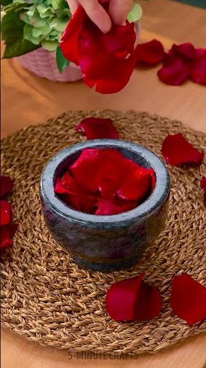 🌈 Create Your Own Lipstick: Fun DIY Hacks!