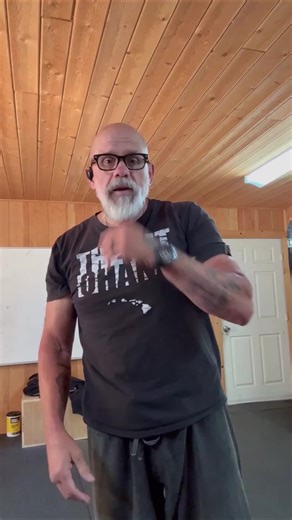 Fighters Get Scared? Pitmaster's Fight Prep Secrets We dive into the mental preparation of fighters before a fight, exploring whether they experience fear and, if so, how they address it. We explore the crucial link between physical and mental readiness in the arena, with some tips from Pitmaster. #FighterMindset #FightPreparation #CombatSports #MentalToughness #Boxing #MMA #FightStrategy #Pitmaster #AthleteMindset #SportsPsychology