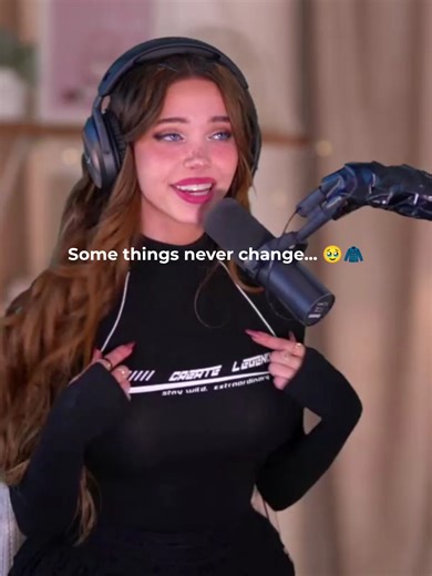 Some things never change. 🥹🧥 Tag a friend who still wears the same clothes from 2022! 👇 #LydiaViolet #Throwback #2022 #TwitchClips #WhatToWatch Lydia Violet shows off her outfit and realizes she is wearing the same clothes from her 2022 streams. This viral 2026 throwback clip captures a relatable and nostalgic moment for her community. High retention Lydia Violet highlights and funny streamer moments. This video captures the trend of sustainable fashion and creator-led community engagement. K