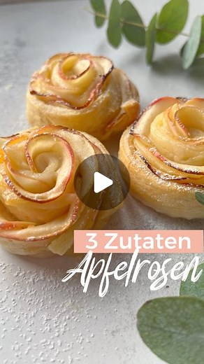 Julia Bottar | 3 Zutaten Apfelrosen für Valentinstag 🌹 260 kcal / 5 PP Für 8 Rosen: • 1 Blätterteig Light • etwas Marmelade • 2 Äpfel (Backofen... | Instagram