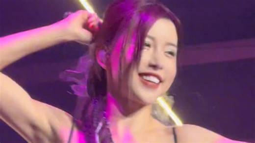 【4K高清直拍】By2演唱会现场全开麦火热演绎新歌 后面有热舞！