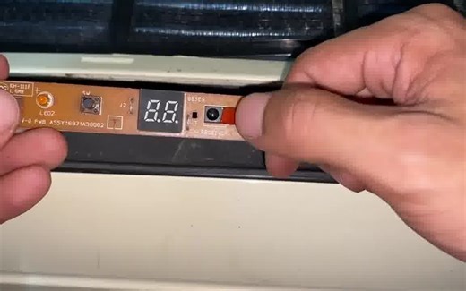 大金中央空调显示故障代码E7