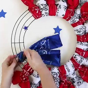 4.1M views · 1.7K reactions | It's so easy to make this darling PATRIOTIC BANDANA WREATH Detailed instructions here: https://www.thecraftpatchblog.com/bandana_wreath/ | The Craft Patch | Facebook