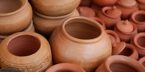 Tembikar: Pengertian, Asal Mula, dan Proses Pembuatannya