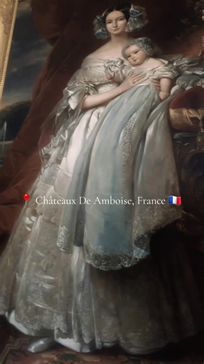 Château d’Amboise — a stunning royal castle overlooking the Loire River, France 🇫🇷. Famous for hosting French kings and even Leonardo da Vinci. The woman in the portrait is Louise-Marie-Adélaïde de Bourbon, Duchesse d’Orléans. Her family helped preserve Amboise after the French Revolution, keeping the château within the Orléans lineage. 🏰✨ #ViajeDora #traveldiaries #whenineurope #france | Yannie Lozada Mathieu