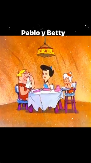 Pablo y Betty. Desayuno en familia. 🤭😁😂. Betty le pide prestado el carro a Pablo y este corre donde Pedro para que lo lleve en su carro pero lo mismo está sucediendo en casa de Vilma que le pide prestado el carro a Pedro y este dice que va donde Pablo para que lo lleve en su carro…. Que confusión….Al final los dos se quedan sin carro… 🥳. 🇺🇸 Barney and Betty. Family breakfast. 🤭😁😂. Betty borrows Barney’s car, and he runs to Fred to take a ride in his car. But the same thing is happening 