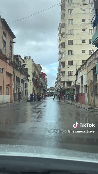 Exploring El Barrio and Colon in Centro Habana | Traveling Cuba