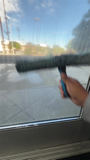 Start the day with a buttery door 🧈😮‍💨😹#windowcleaning #window #fypreels #butter #smallbusinesssupport