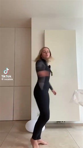 Wetsuit Girl Tiktok #wetsuit #blonde #tiktok #tiktokviral