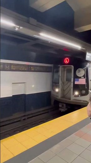 R143 L arriving myrtle ave #nycta #nyc #train #myrtleavenue