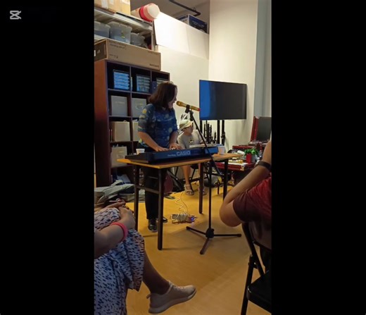 GOODBYE 2025 by Teo Soh Lung Function 8 ended 2025 the Singaporean way! Meeting old friends and supporters too busy with work, family and activities during normal times. We chated, joked, ate and sang songs, sentimental and activist songs and songs that even reminded several former ISA prisoners of prison days. DONNA DONNA DONNA, a song about a poor calf bound for slaughter reminded one of them about those unjust days that made singers of all those locked up within grey concrete walls. Bad exper