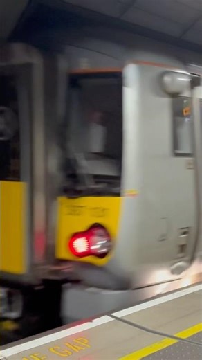 Heathrow Express Class 387 Departing Heathrow Terminals 2 & 3 #train #airport #heathrow #london