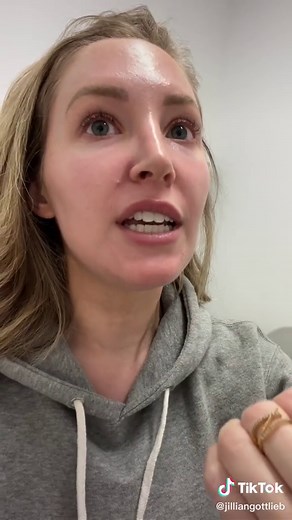 Reply to @claireporcelli Weird chin dimpling explained and fixed! #dimple #botox #dermatologist #doctor #skincare #skintips #skin #beauty #askme #fyp