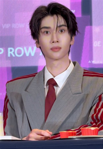 Exploring Joong Dunk's Unique Dunking Style in Guangzhou